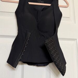 Black Women's Sculpting Tank Top with Hook-and-Eye Front